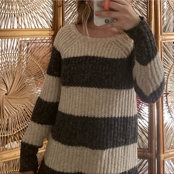 Sweater - Picture 4 of 4